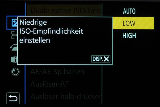 Panasonic-Lumix-GH5S-Low-Light-Fähigkeit: Dual-Native-ISO-Auswahl durch den Benutzer. Hier die LOW-Einstellung für Aufnahmen bei genügend Licht.